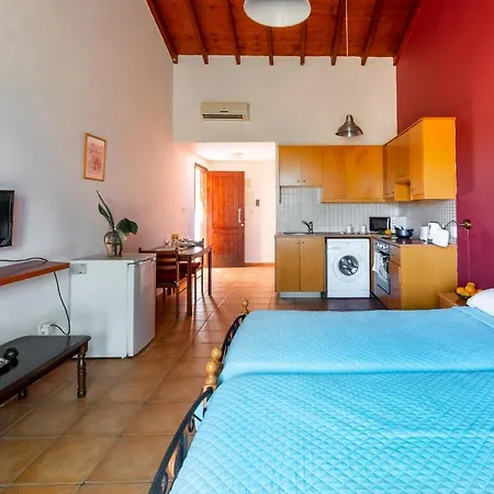 Kate's Latchi Beachfront Studio 1 By Ezoria Apartment Polis
