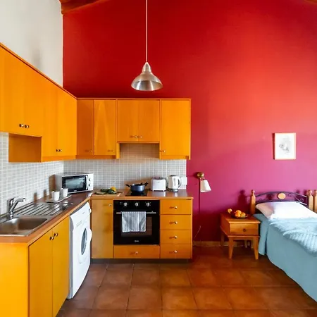 Apartamento Kate's Latchi Beachfront Studio 1 By Ezoria *