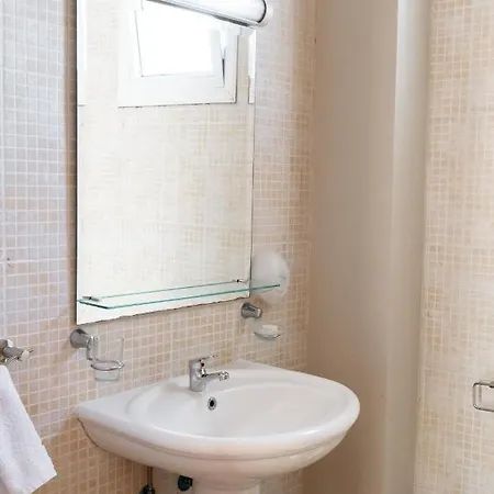 Apartamento Kate's Latchi Beachfront Studio 1 By Ezoria *