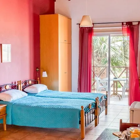 Kate's Latchi Beachfront Studio 1 By Ezoria Apartamento *